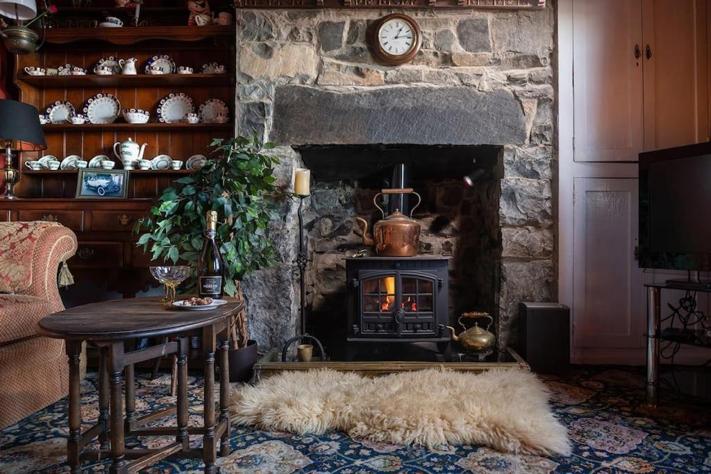 Fantastic Sea Views At Century'S Old Alma'S Cottage - Sleeps Up To 8 Guests Penmaen-mawr Esterno foto