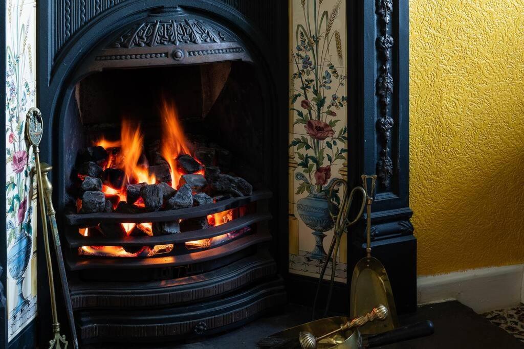 Fantastic Sea Views At Century'S Old Alma'S Cottage - Sleeps Up To 8 Guests Penmaen-mawr Esterno foto