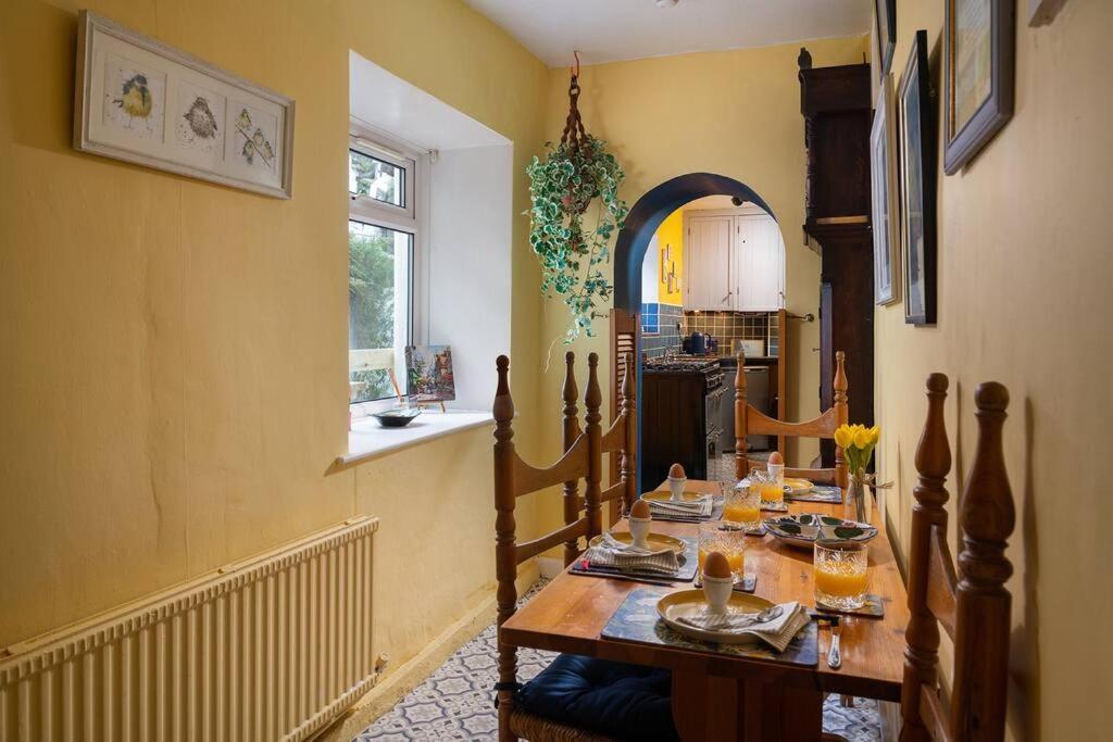 Fantastic Sea Views At Century'S Old Alma'S Cottage - Sleeps Up To 8 Guests Penmaen-mawr Esterno foto
