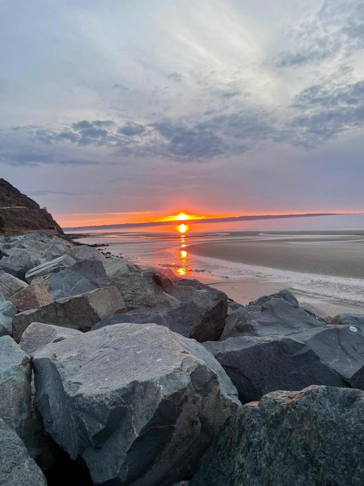 Fantastic Sea Views At Century'S Old Alma'S Cottage - Sleeps Up To 8 Guests Penmaen-mawr Esterno foto