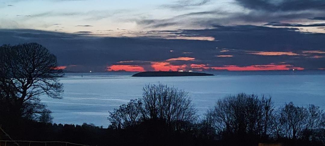 Fantastic Sea Views At Century'S Old Alma'S Cottage - Sleeps Up To 8 Guests Penmaen-mawr Esterno foto